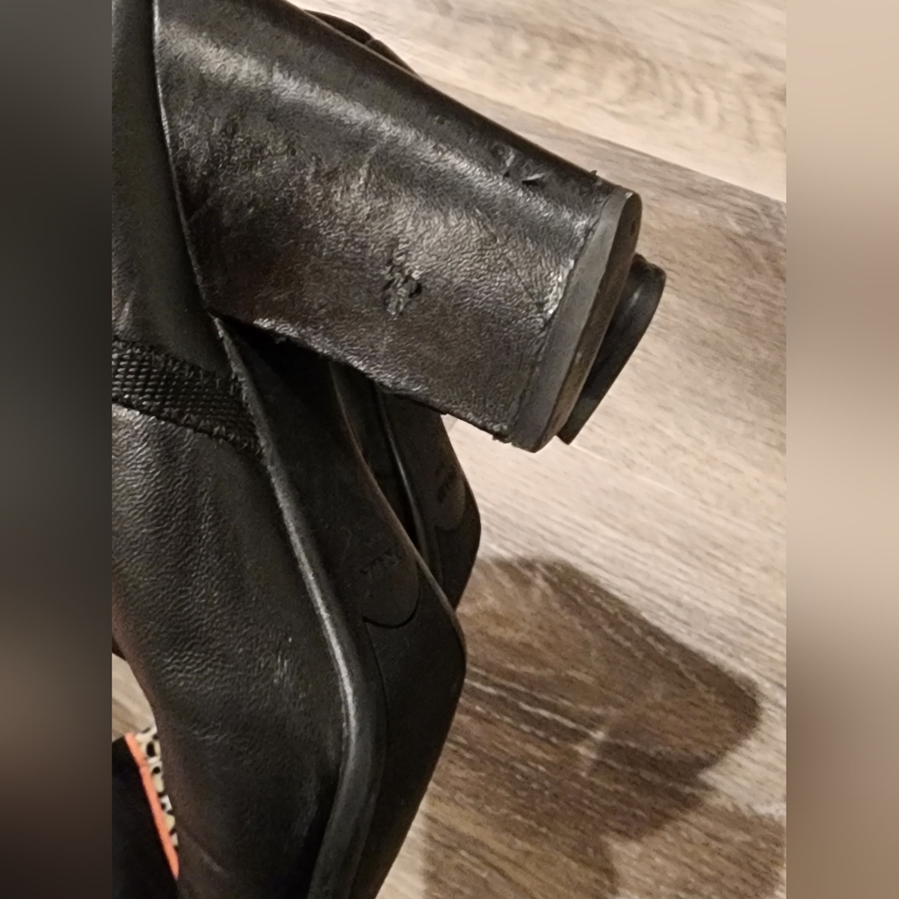Prada Black Leather Heeled Boots with Pointed Toe - Picture 10 of 12
